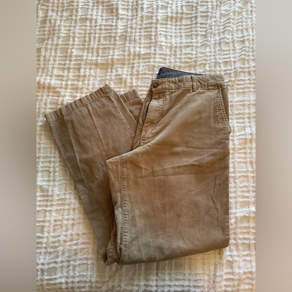 Izod 36x32 Corduroy flat front khaki
